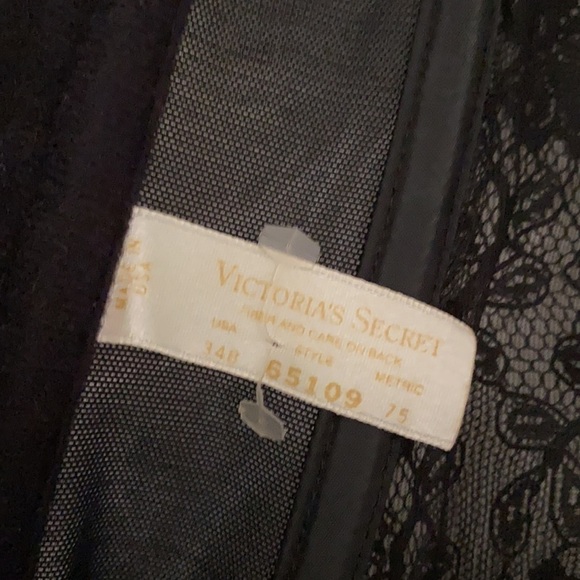 Victoria’s Secret Y2K seductive lace corset - Picture 6 of 9